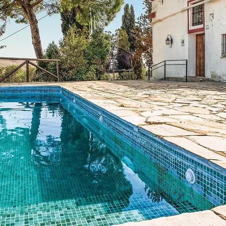 Awesome In W/ Outdoor Swimming Pool, Wifi And 8 Bedrooms