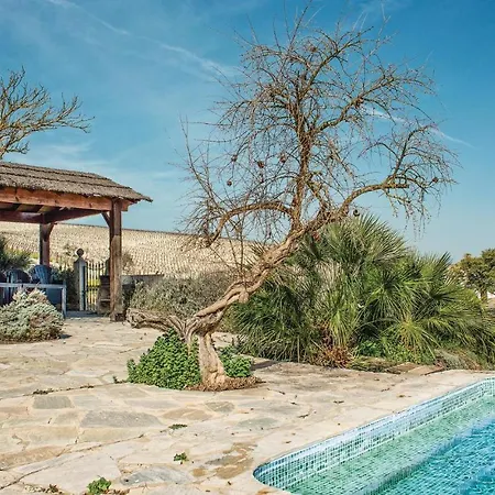 بيت للعطل Awesome In W/ Outdoor Swimming Pool, Wifi And 8 Bedrooms جيريز