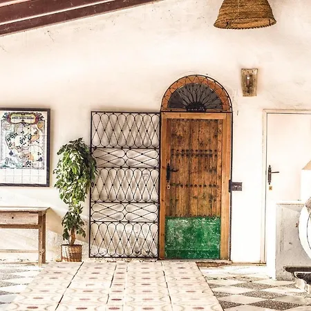 Awesome In W/ Outdoor Swimming Pool, Wifi And 8 Bedrooms بيت للعطل *